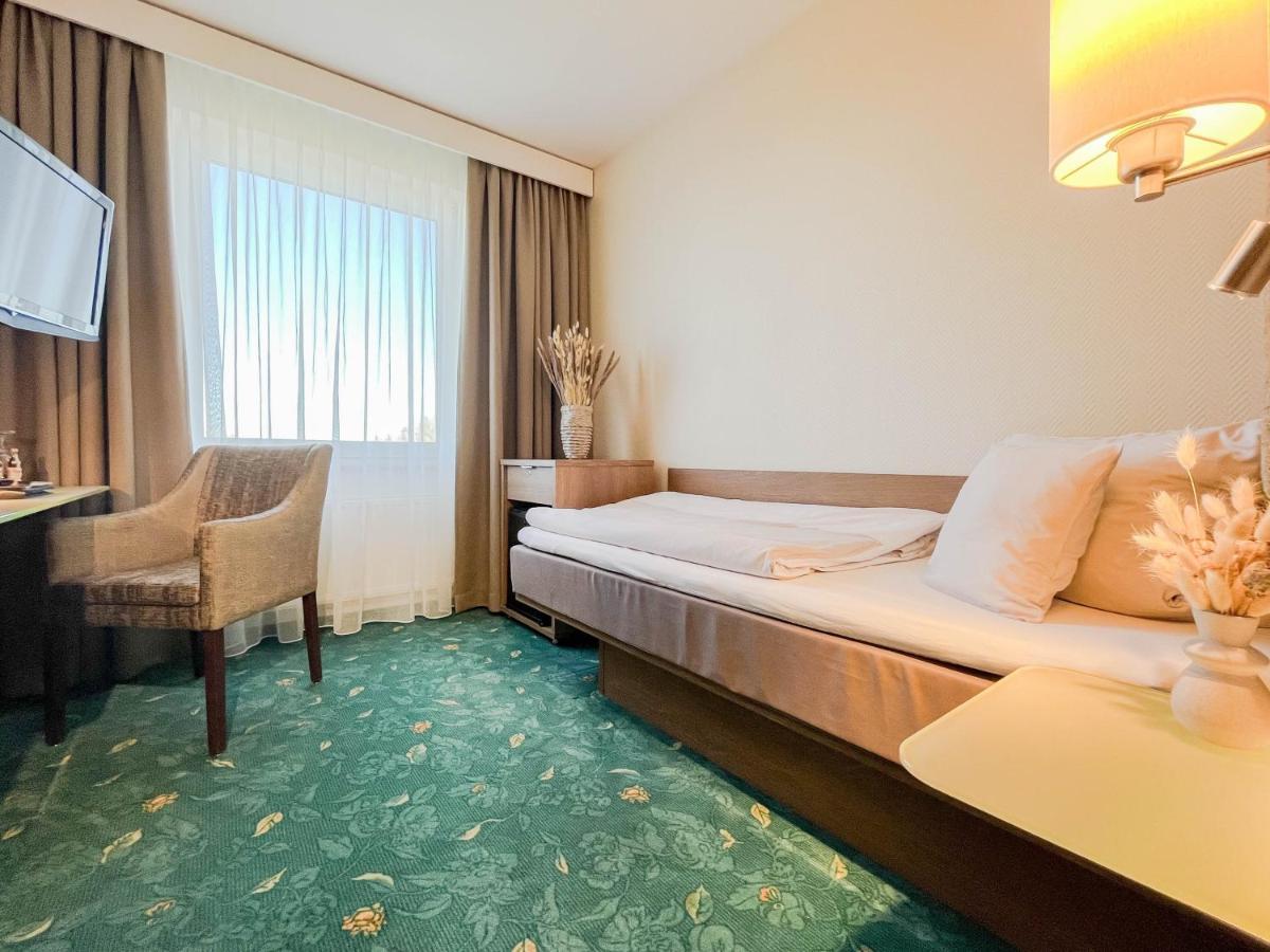 Hotel-Restaurant Vier Linden Stade Zewnętrze zdjęcie