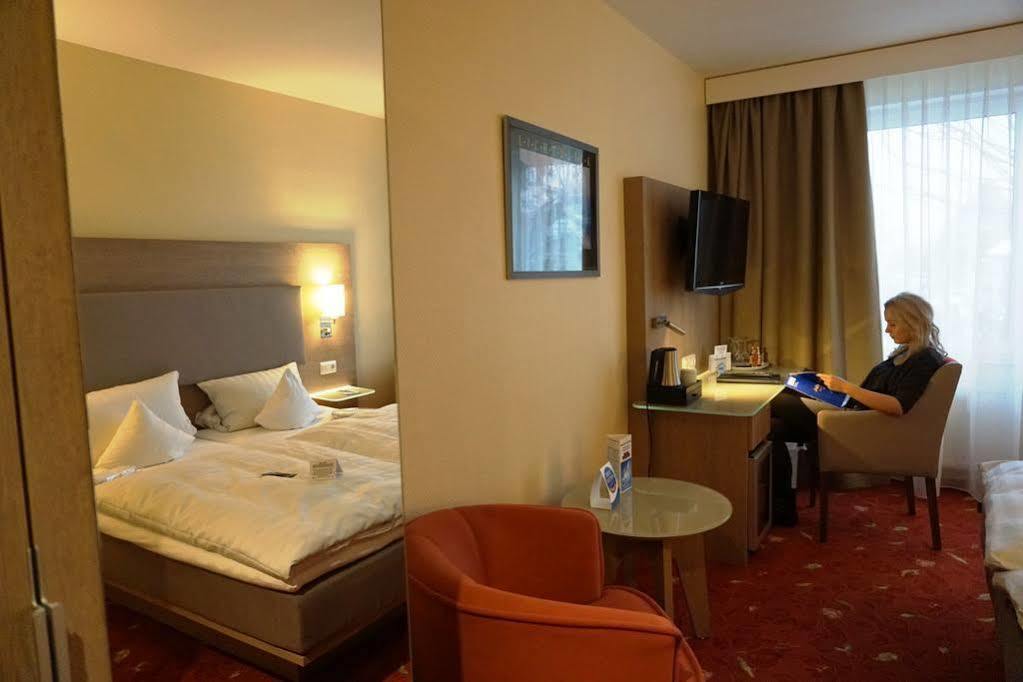 Hotel-Restaurant Vier Linden Stade Zewnętrze zdjęcie